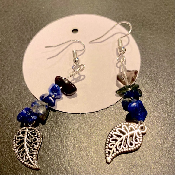 Pair of earrings. Stocking stuffer for Christmas/holidays. Brand new.
